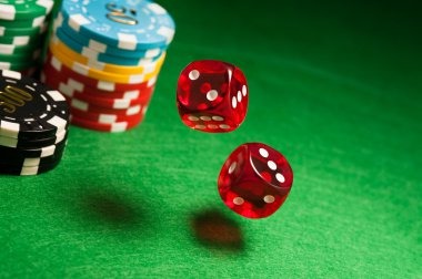 Layar dukungan pelanggan aplikasi w11poker dengan opsi live chat dan kontak